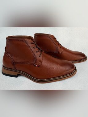 Tommy Hilfiger Bage Men's Medium Brown Chukka Boots Faux Leather Upper Size 7.5M